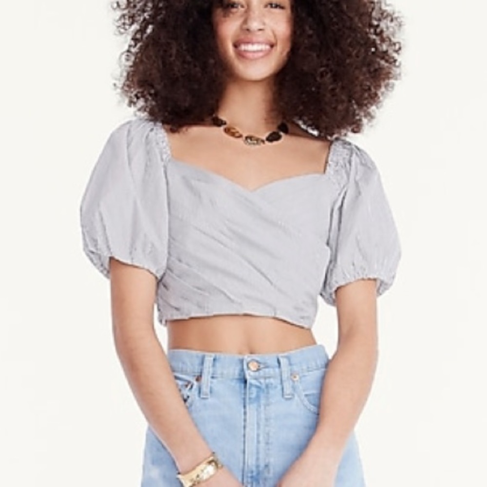 NWT Puff-sleeve cropped top in stripe